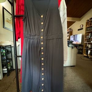 Sleek Black Button-Front Midi Dress with Elastic Waist